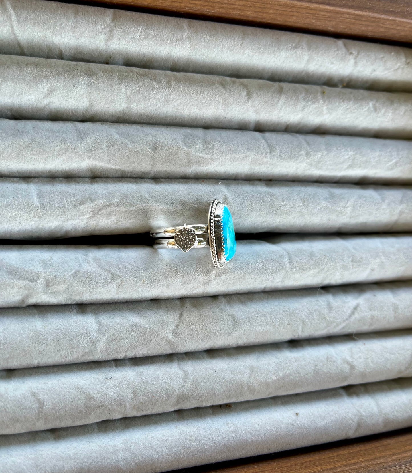 Turquoise Flower/berry Ring (size 7.5 US)