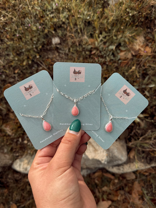 Simple Pink Conch Teardrop Necklace