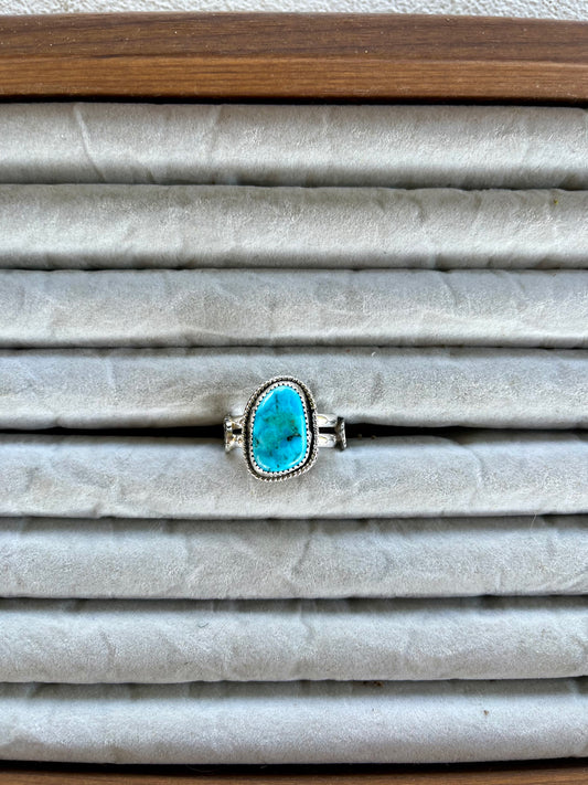 Turquoise Flower/berry Ring (size 7.5 US)