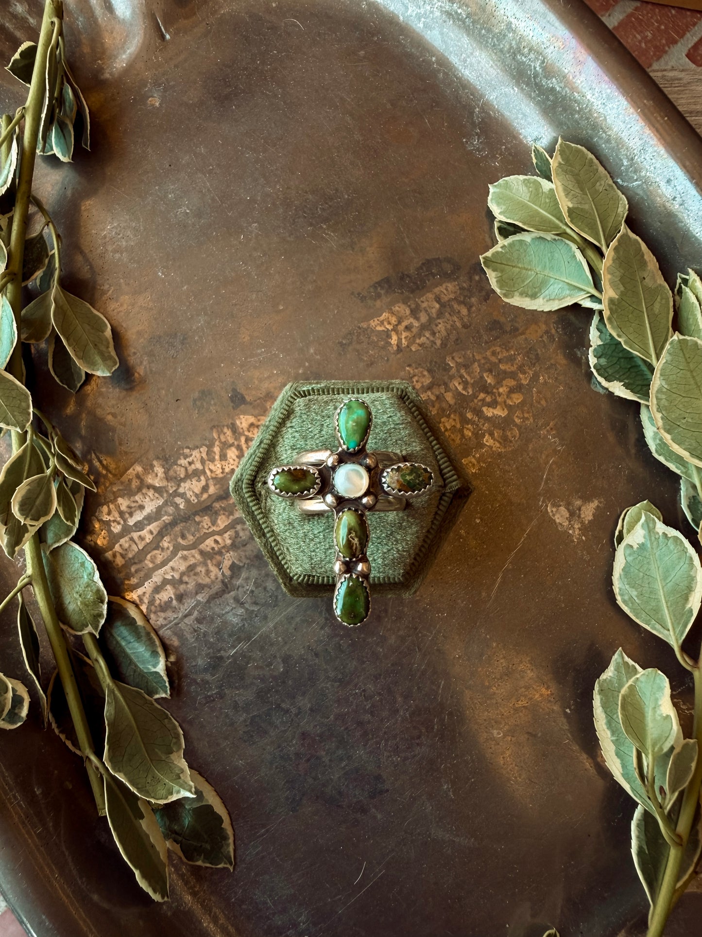 The Rooted Ring (size 8)